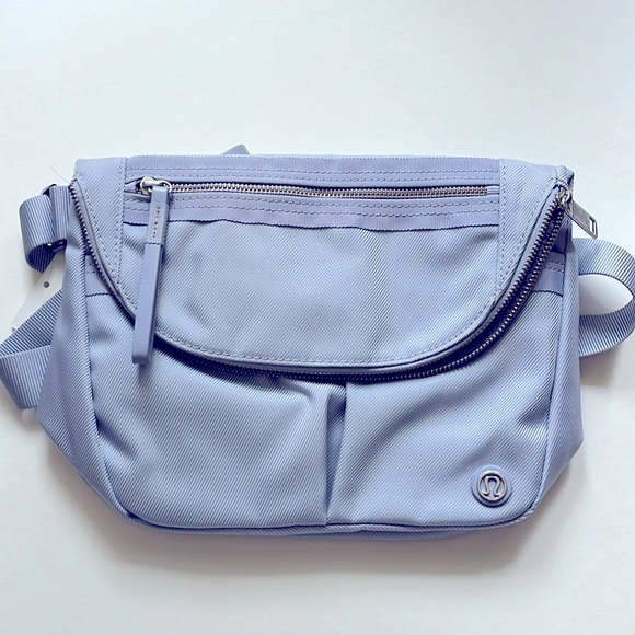 BRAND NEW Lululemon Festival Bag ll one Size - Picture 1 of 8